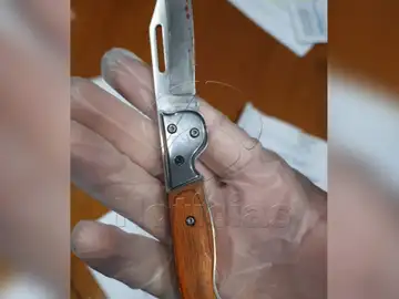 Esta es la navaja ensangrentada que ha recibido como amenaza Reyes Maroto Esta es la navaja ensangrentada que ha recibido como amenaza Reyes Maroto