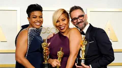 Sergio López-Rivera junto a Mia Neal y Jamika Wilson Sergio López-Rivera junto a Mia Neal y Jamika Wilson