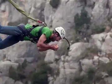 El rope jumping, la variante más extrema del puenting con caídas de hasta 300 metros de altura El rope jumping, la variante más extrema del puenting con caídas de hasta 300 metros de altura