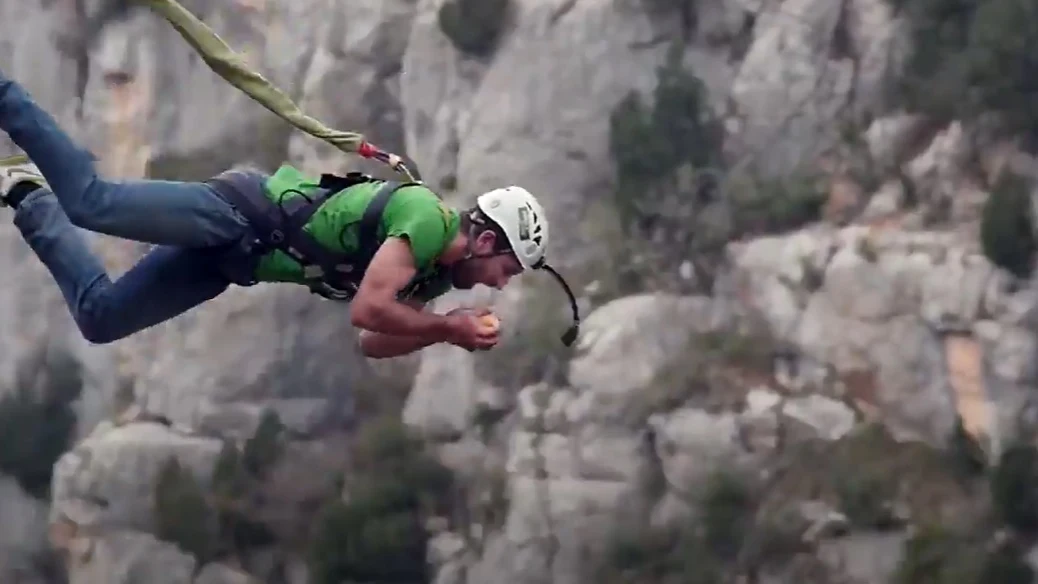 El rope jumping, la variante más extrema del puenting con caídas de hasta 300 metros de altura El rope jumping, la variante más extrema del puenting con caídas de hasta 300 metros de altura