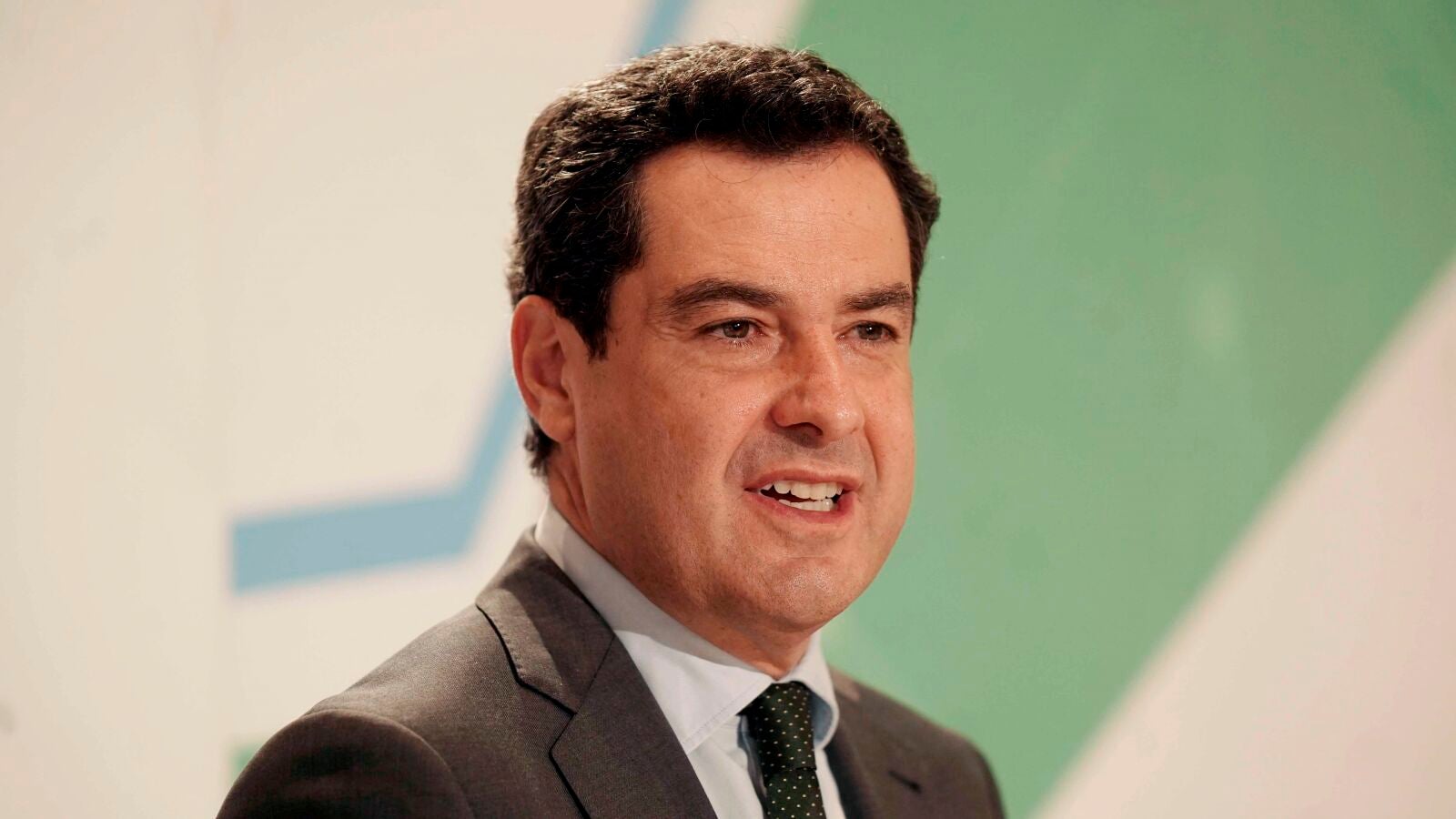  Juanma Moreno da positivo en coronavirus y pide 