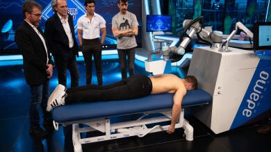 Marron sorprende con el único robot masajista: ¡a base de aire comprimido!