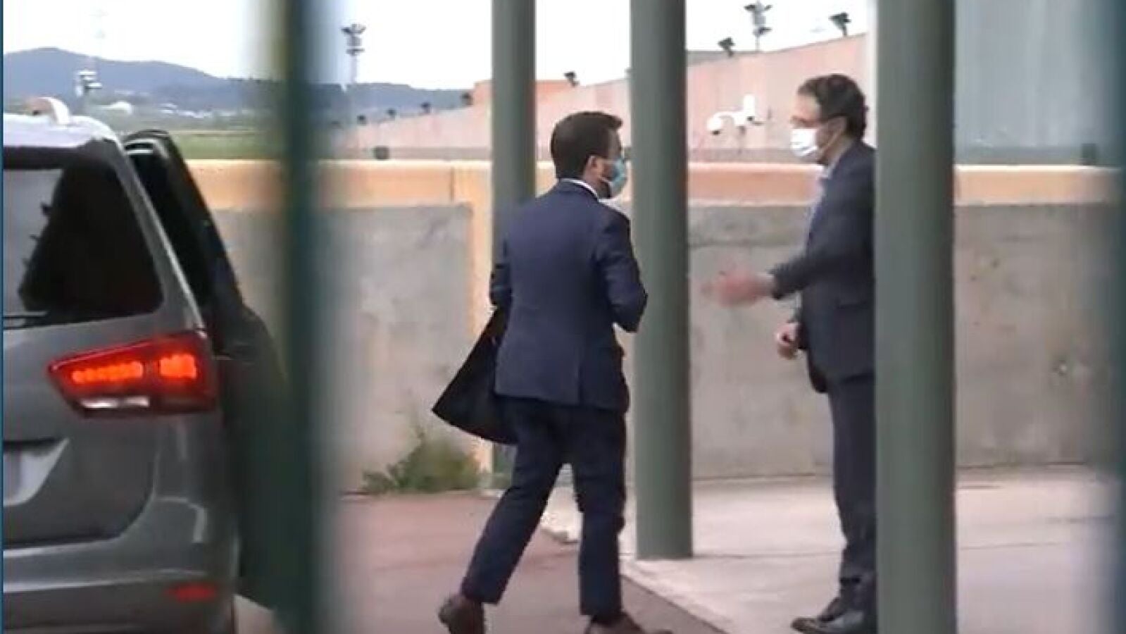 ERC y JxCat se reúnen en la cárcel de Lledoners con la intención de formar un Gobierno en Cataluña