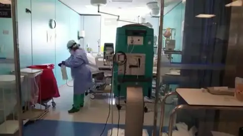 Enfermera en un hospital Enfermera en un hospital