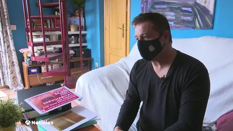 El difícil día a día de Pedro, el único propietario de un edificio okupado en Madrid: "Duermo gracias a 3 pastillas" El difícil día a día de Pedro, el único propietario de un edificio okupado en Madrid: "Duermo gracias a 3 pastillas"