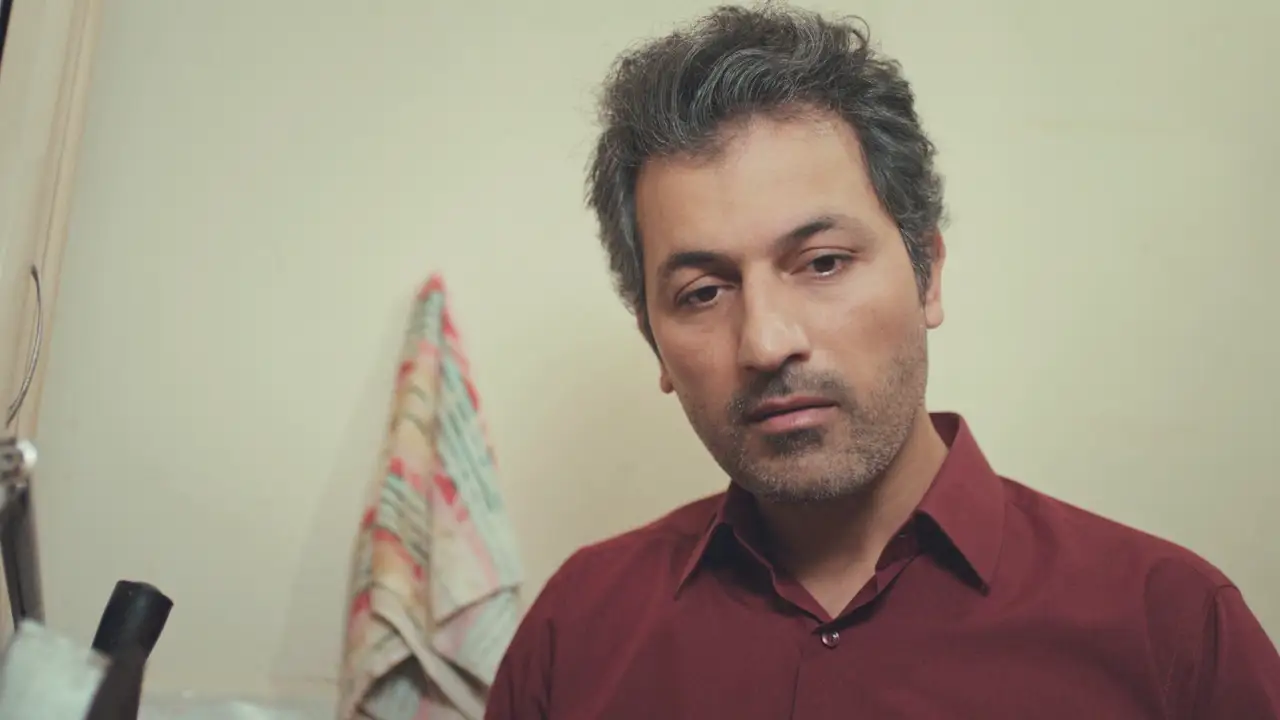 Avance de ‘Mujer’: Arif encuentra consuelo ante la amenaza de Sirin