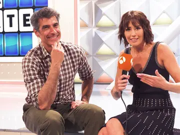El sentido agradecimiento de Jorge Fernández y Laura Moure a los espectadores de 'La ruleta de la suerte': "Un gracias de corazón" El sentido agradecimiento de Jorge Fernández y Laura Moure a los espectadores de 'La ruleta de la suerte': "Un gracias de corazón"