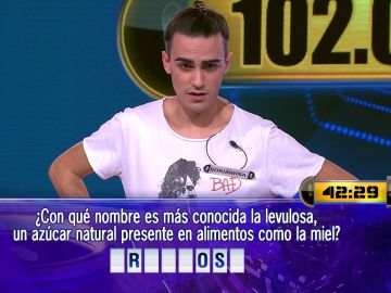 A dos preguntas y medio minuto por delante: Borja juega por 102.000 euros el Duelo Final de ‘¡Ahora caigo!’