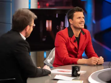 La emoción se apodera de Dani Martín al presentar 'Cómo me gustaría contarte': "Surge de la necesidad de contactar con mi hermana" La emoción se apodera de Dani Martín al presentar 'Cómo me gustaría contarte': "Surge de la necesidad de contactar con mi hermana"