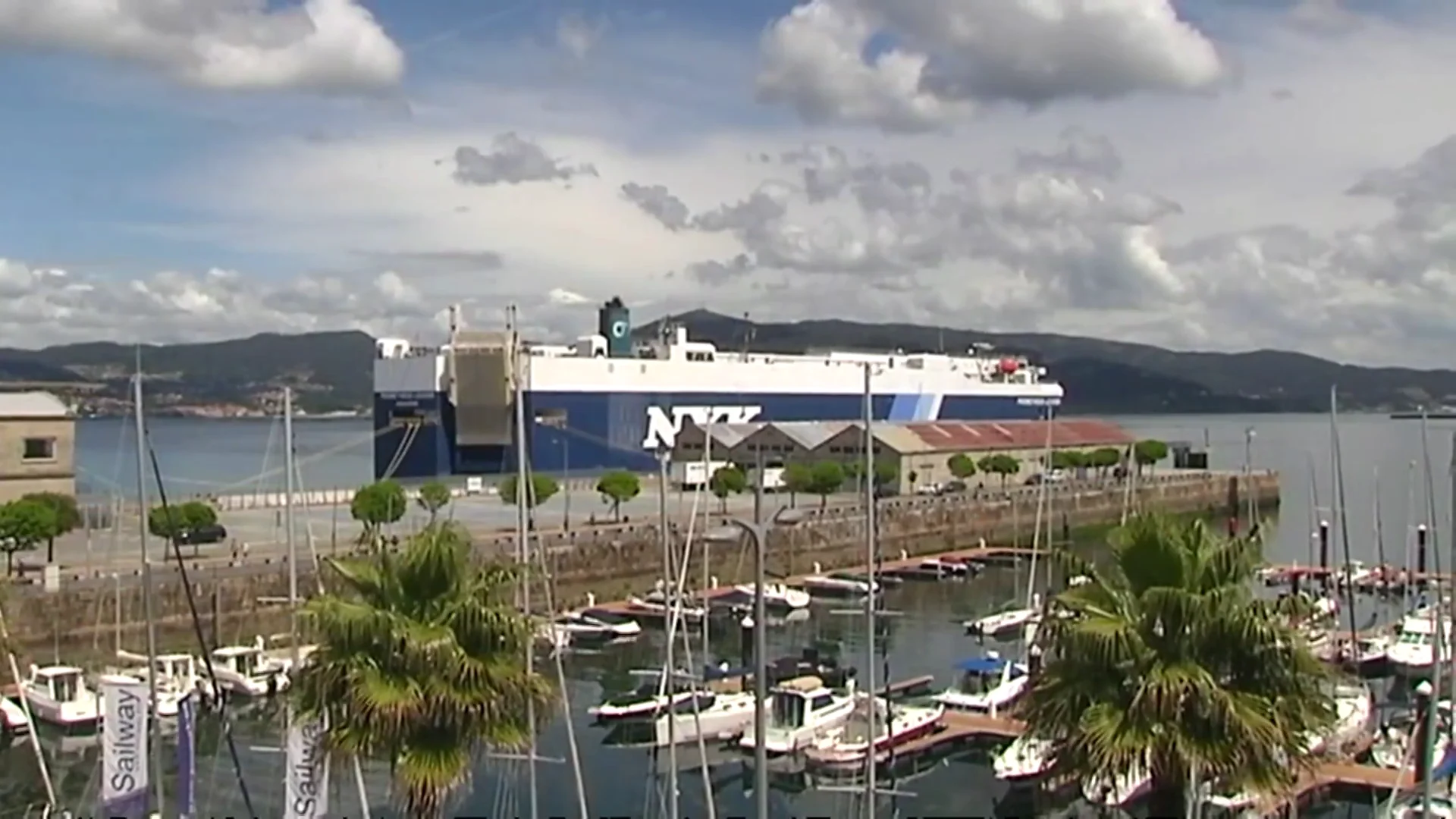 Un carguero de Singapur, confinado en el puerto de Vigo Coronavirus