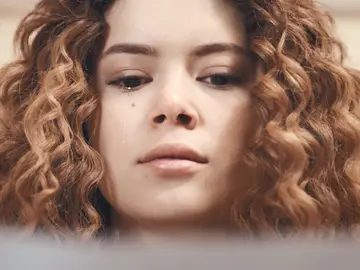 Sirin prepara su venganza definitiva: las pistas sobre su próxima víctima en ‘Mujer’ Sirin prepara su venganza definitiva: las pistas sobre su próxima víctima en ‘Mujer’
