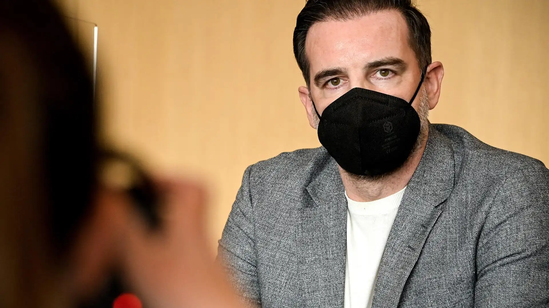 Metzelder confiesa en su juicio por compartir pornografía infantil: "Pido perdón a las víctimas" Metzelder confiesa en su juicio por compartir pornografía infantil: "Pido perdón a las víctimas"