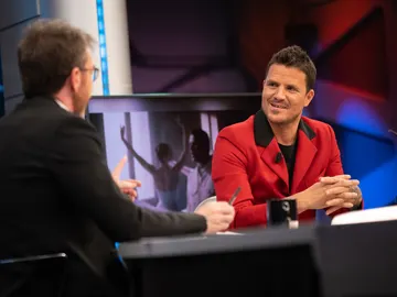 La emotiva reacción de los padres de Dani Martín a su canción 'Cómo me gustaría contarte', dedicada a su hermana La emotiva reacción de los padres de Dani Martín a su canción 'Cómo me gustaría contarte', dedicada a su hermana