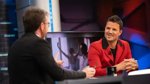 La emotiva reacción de los padres de Dani Martín a su canción 'Cómo me gustaría contarte', dedicada a su hermana La emotiva reacción de los padres de Dani Martín a su canción 'Cómo me gustaría contarte', dedicada a su hermana