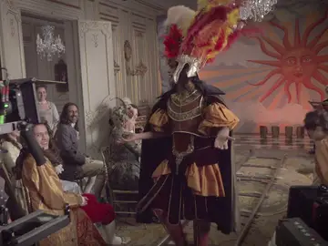 El recital de Farinelli tras las cámaras de 'La cocinera de Castamar': 'I will survive', bailes y momentos de angustia El recital de Farinelli tras las cámaras de 'La cocinera de Castamar': 'I will survive', bailes y momentos de angustia