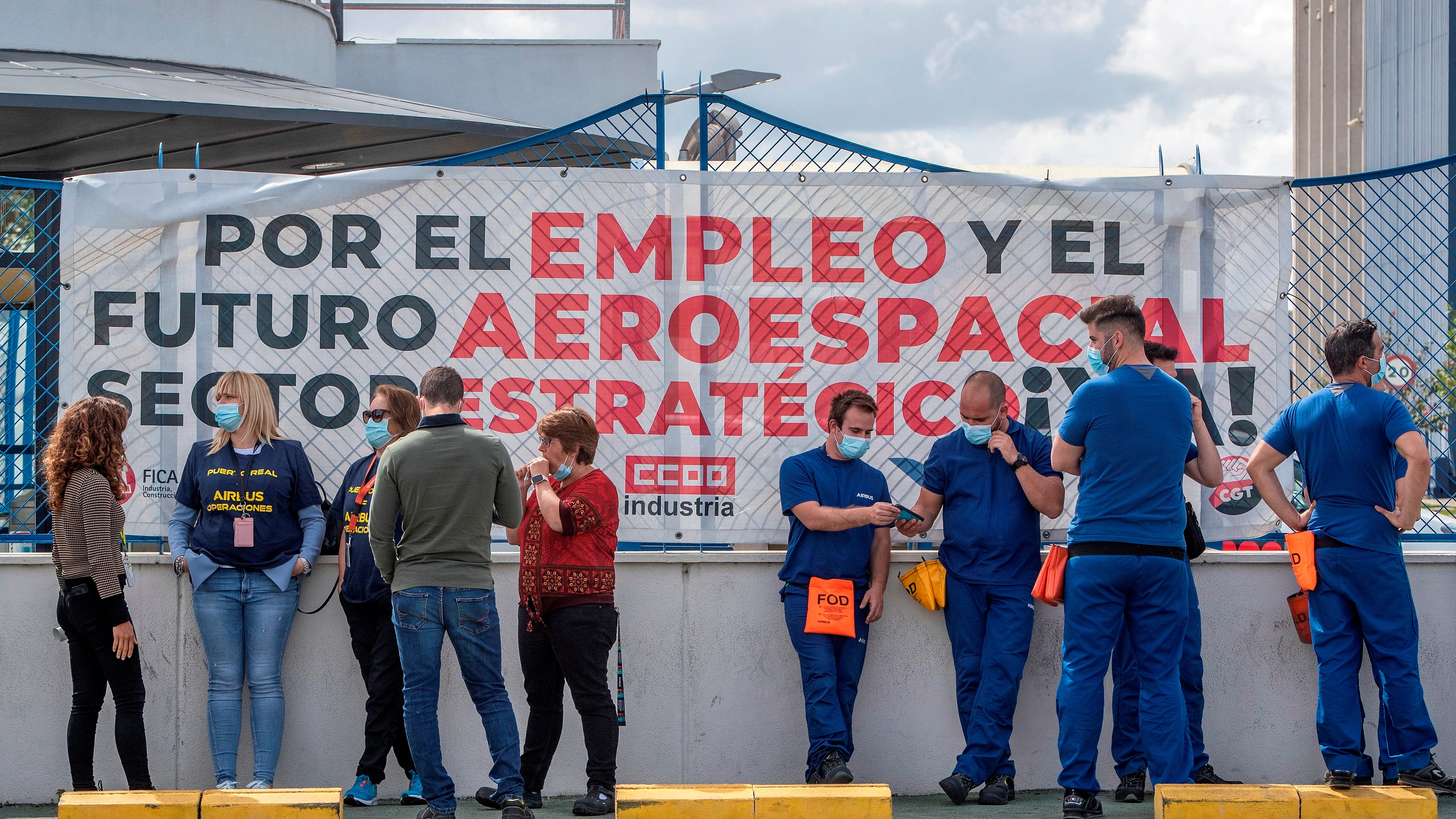 Más de 200 trabajadores de Airbus se encierran en la planta de Puerto Real, Cádiz, ante la amenaza de un posible cierre Más de 200 trabajadores de Airbus se encierran en la planta de Puerto Real, Cádiz, ante la amenaza de un posible cierre