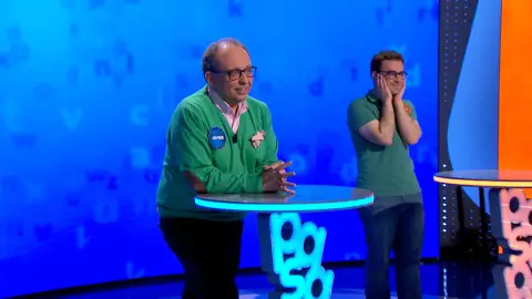 Javier deja escapar la oportunidad de imponerse a Pablo en ‘El Rosco’: "Me voy a arrepentir" Javier deja escapar la oportunidad de imponerse a Pablo en ‘El Rosco’: "Me voy a arrepentir"