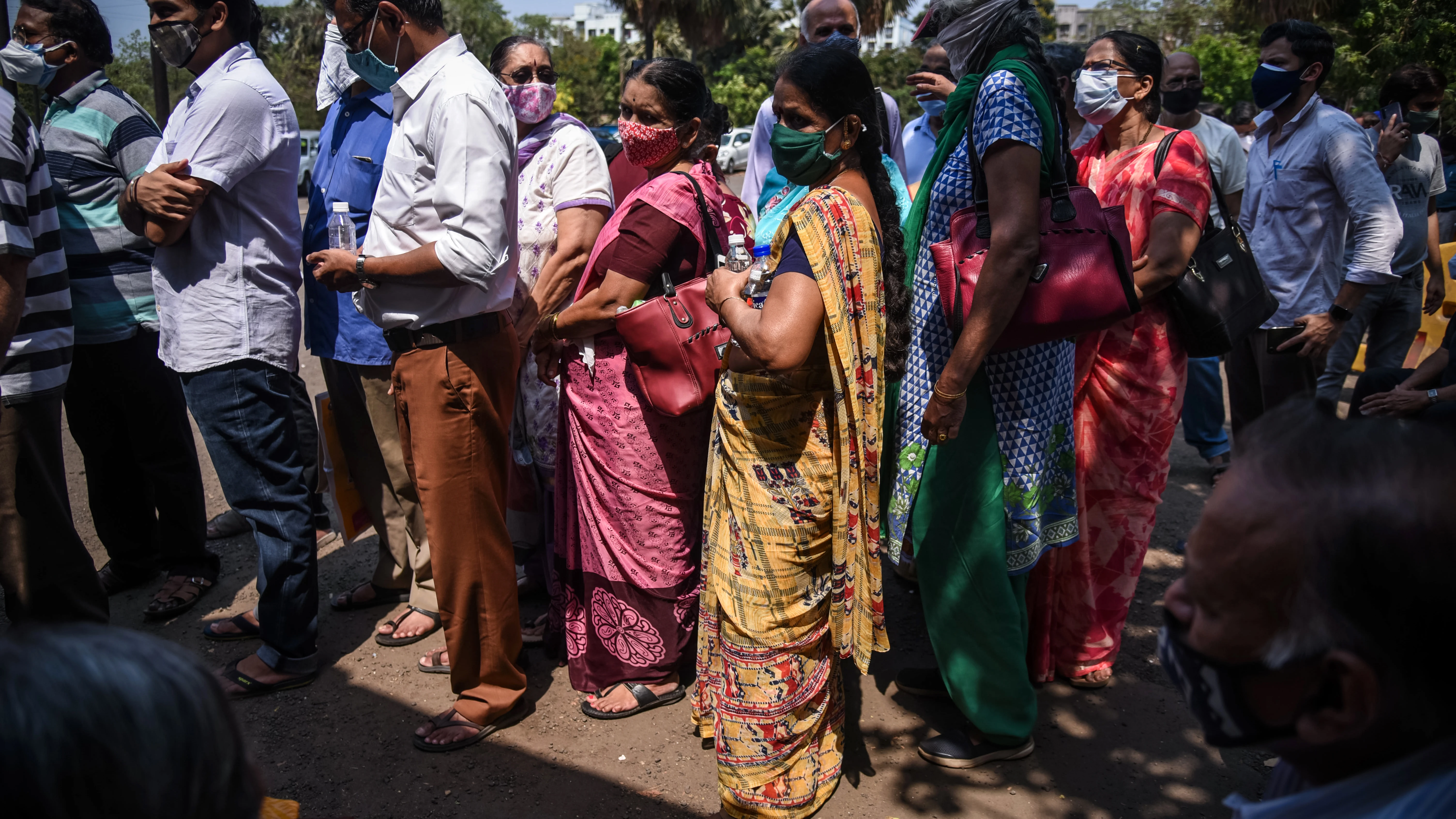 Estudian las causas de una fiebre que ya ha matado a medio centenar de niños en la India Estudian las causas de una fiebre que ya ha matado a medio centenar de niños en la India