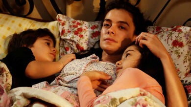 Bahar, una madre coraje en 'Mujer': el amor por sus hijos ha sido el motor de su tesón