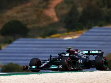 Bottas se impone a Hamilton en la clasificación del Gran Premio de Portugal, Sainz saldrá 5º y Alonso 13º Bottas se impone a Hamilton en la clasificación del Gran Premio de Portugal, Sainz saldrá 5º y Alonso 13º