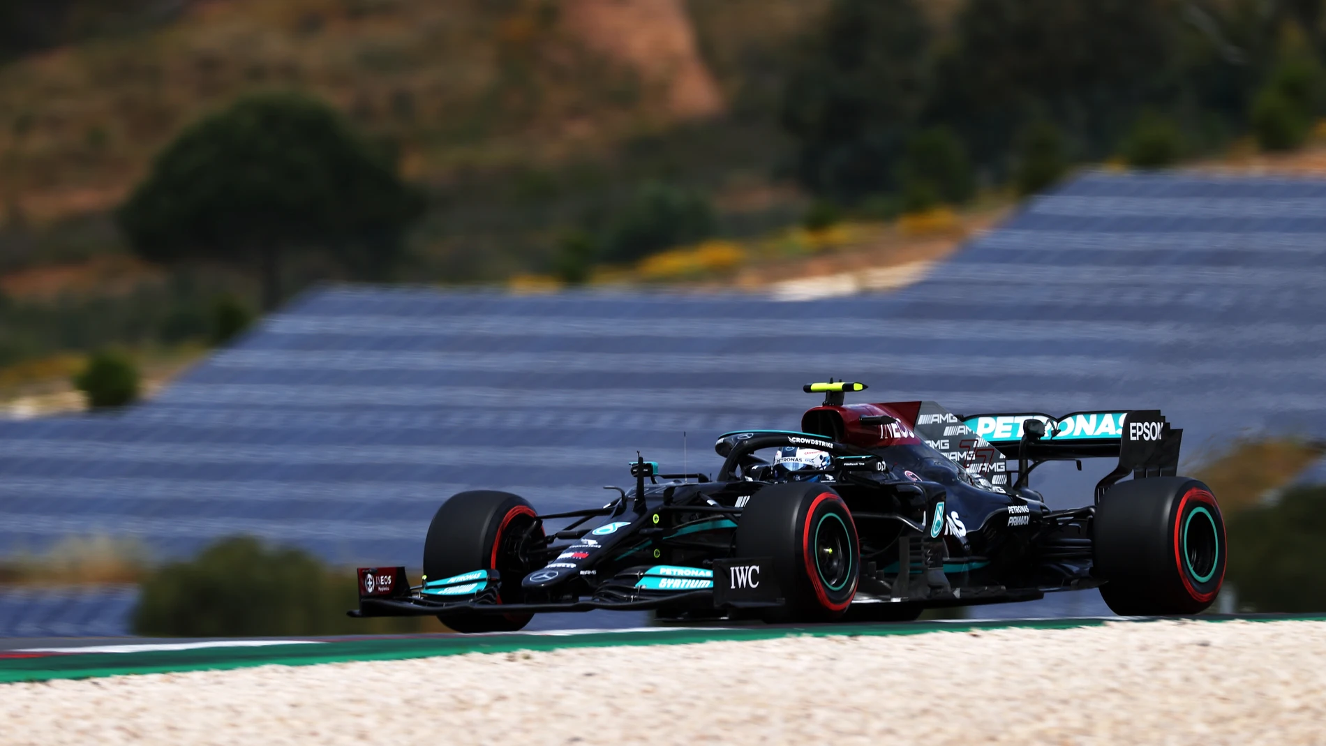 Bottas se impone a Hamilton en la clasificación del Gran Premio de Portugal, Sainz saldrá 5º y Alonso 13º