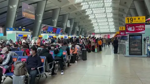 China recupera la normalidad y solo notifica contagios procedentes del extranjero China recupera la normalidad y solo notifica contagios procedentes del extranjero