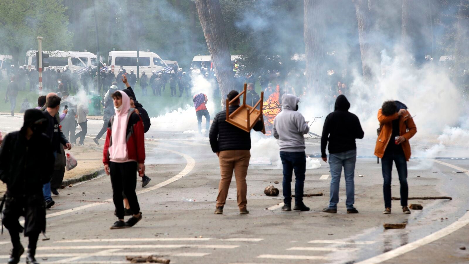 La Policía desaloja a cientos de personas en una fiesta ilegal en Bruselas