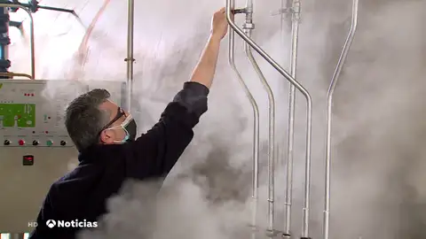 El gran reto que superaron los hospitales españoles produciendo más oxígeno en el pico de la pandemia de coronavirus El gran reto que superaron los hospitales españoles produciendo más oxígeno en el pico de la pandemia de coronavirus