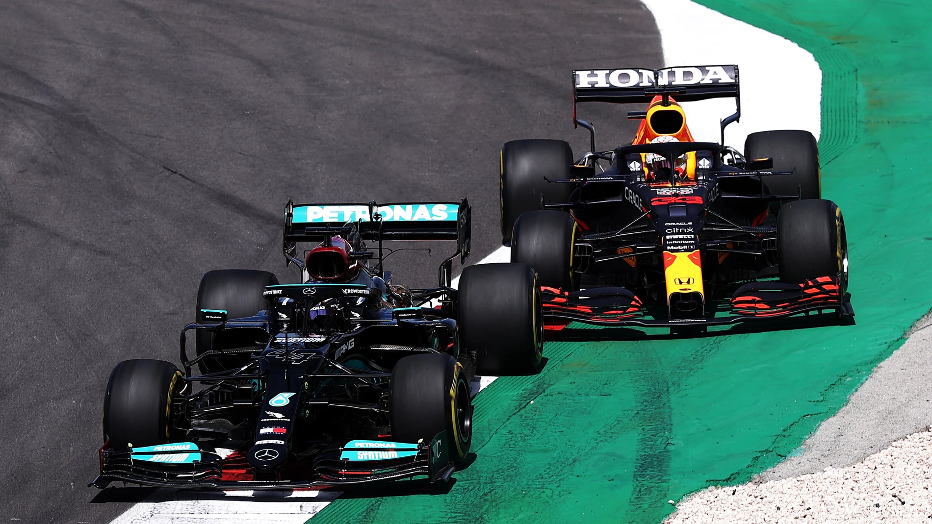 Hamilton impone su ley en el Gran Premio de Portugal y Alonso hace su mejor carrera con Alpine terminando 8º, Sainz 9º