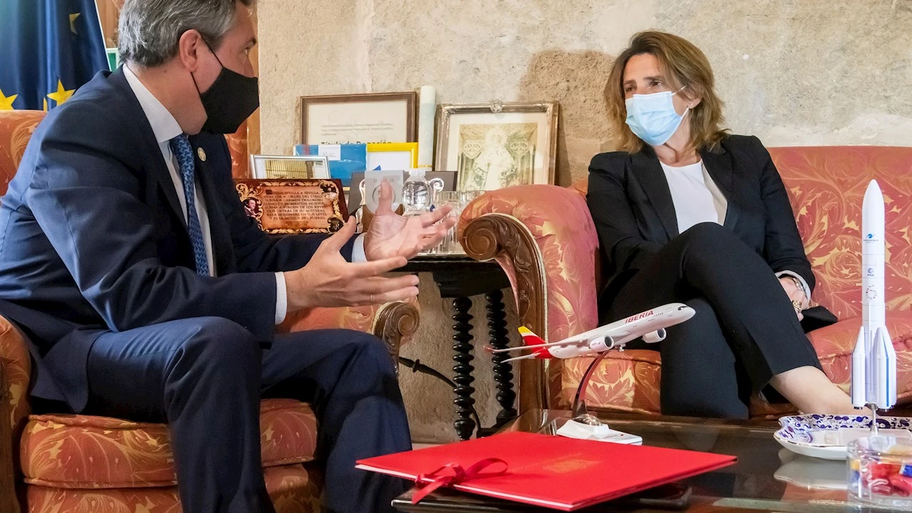 La vicepresidenta cuarta y ministra para la Transición Ecológica y el Reto Demográfico, Teresa Ribera, junto al alcalde de Sevilla, Juan Espadas La vicepresidenta cuarta y ministra para la Transición Ecológica y el Reto Demográfico, Teresa Ribera, junto al alcalde de Sevilla, Juan Espadas