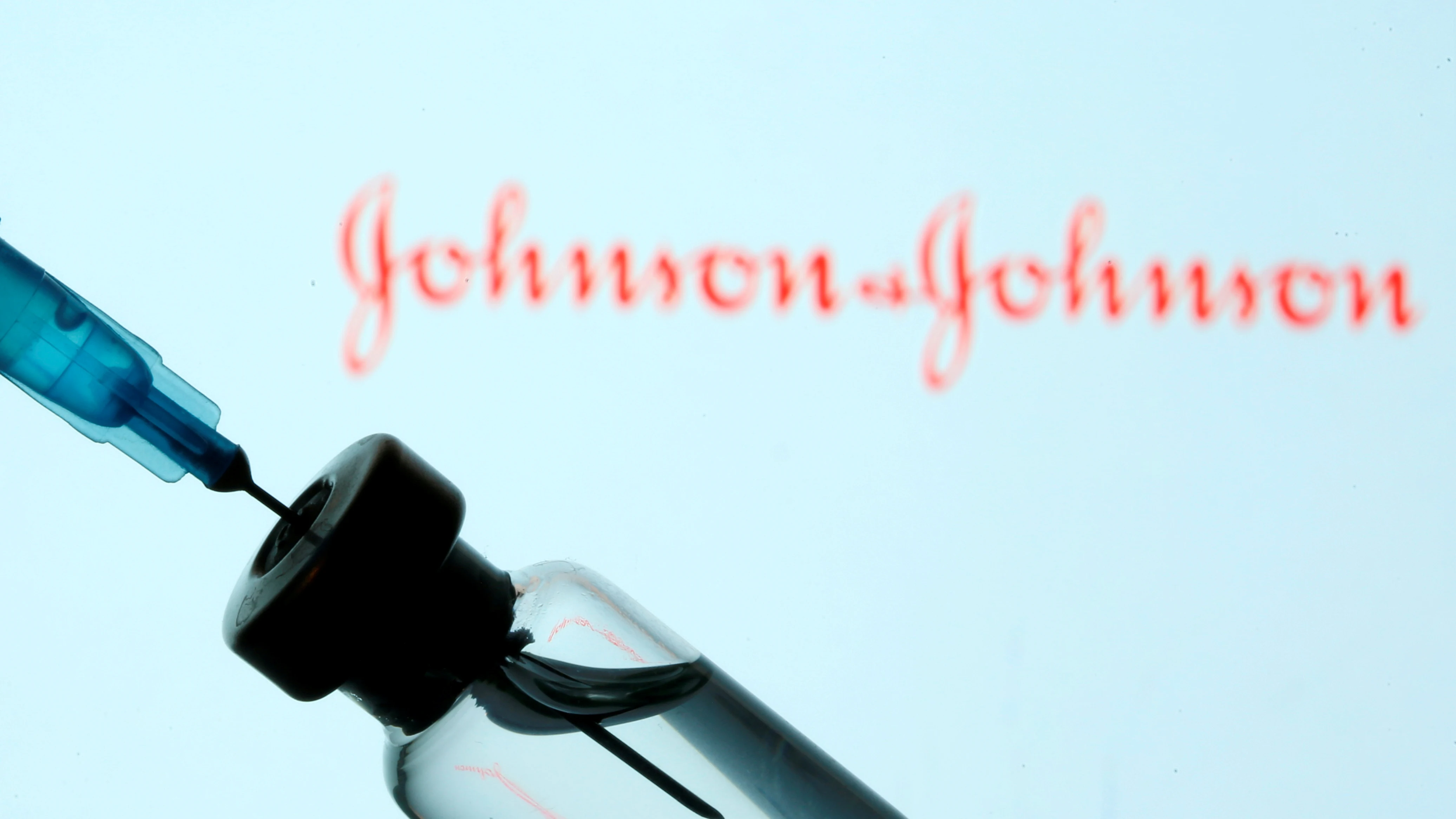 Un vial de la vacuna de Johnson & Johnson Un vial de la vacuna de Johnson & Johnson