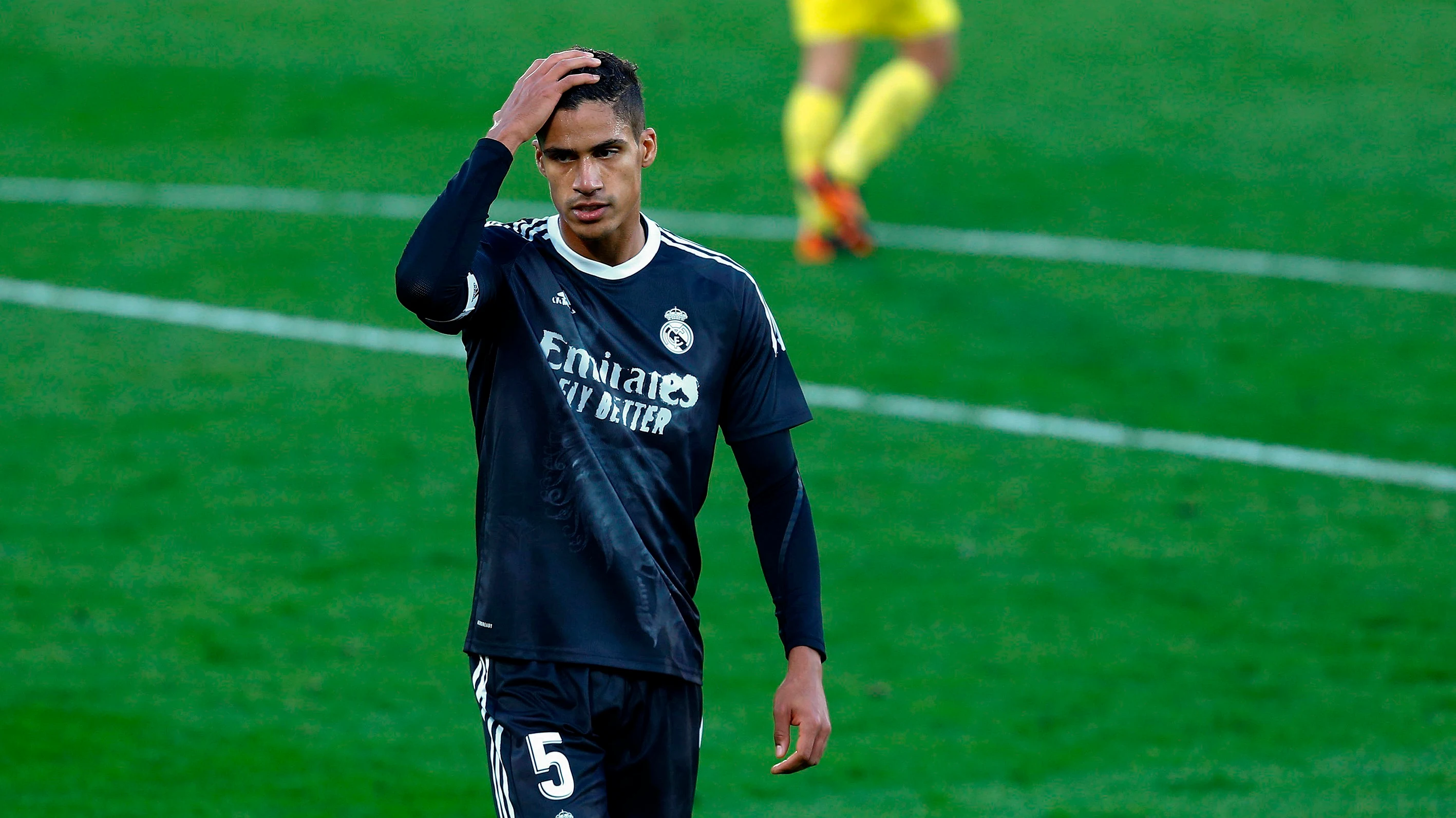 Varane, baja ante el Chelsea por lesión Varane, baja ante el Chelsea por lesión
