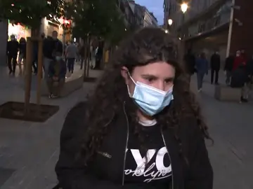 Carla Vigo, la sobrina de la reina Letizia, huye despavorida Carla Vigo, la sobrina de la reina Letizia, huye despavorida