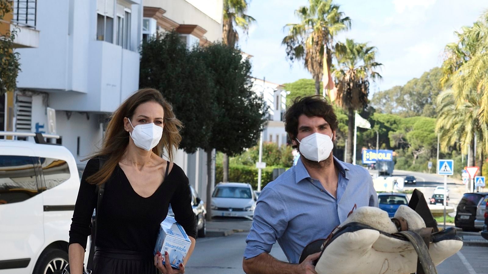 Eva González, su regalo de Carmina Ordónez a Cayetano Rivera