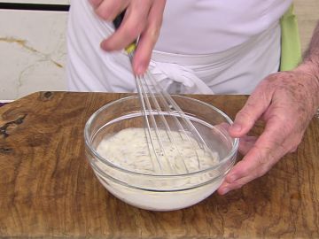 Karlos Arguiñano: cómo elaborar la vinagreta con yogur paso a paso