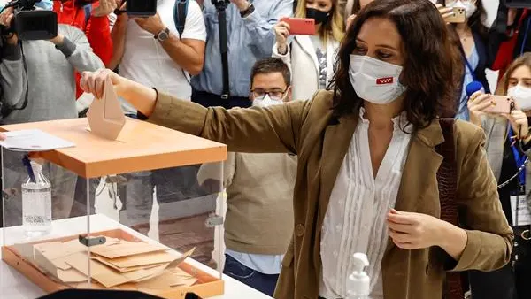 Isabel Díaz Ayuso votando en las elecciones en Madrid Isabel Díaz Ayuso votando en las elecciones en Madrid