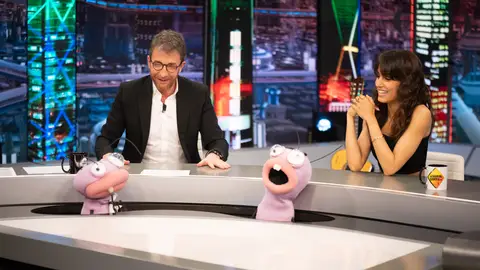 ¿Piernas de hombre o de mujer? El reto de Trancas y Barrancas para Hiba Abouk ¿Piernas de hombre o de mujer? El reto de Trancas y Barrancas para Hiba Abouk