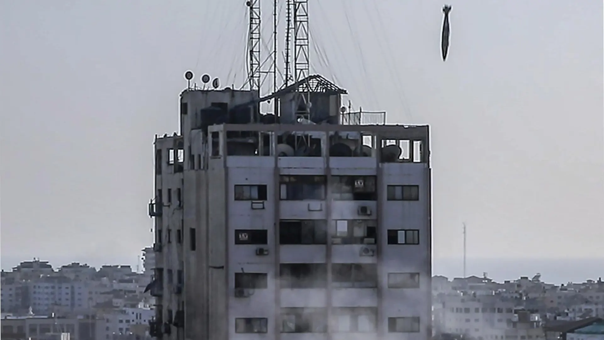 Un misil isreal&iacute; cae sobre Gaza