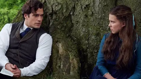 Millie Bobby Brown y Henry Cavill en 'Enola Holmes' Millie Bobby Brown y Henry Cavill en 'Enola Holmes'