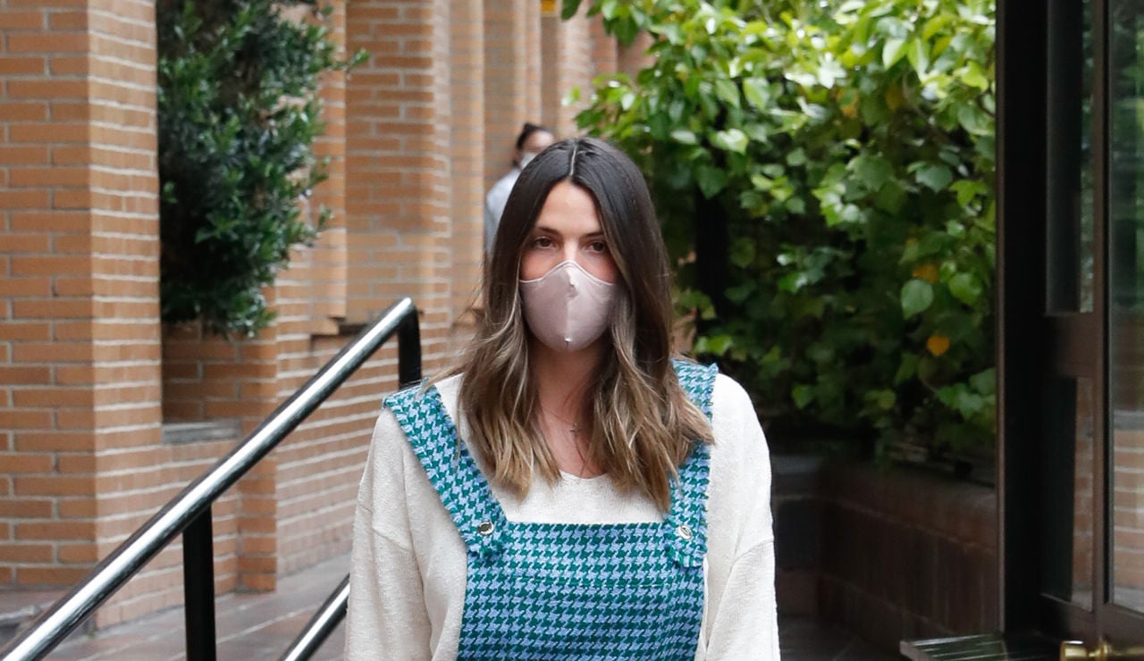 El cómodo y estiloso look de una embarazada Laura Matamoros