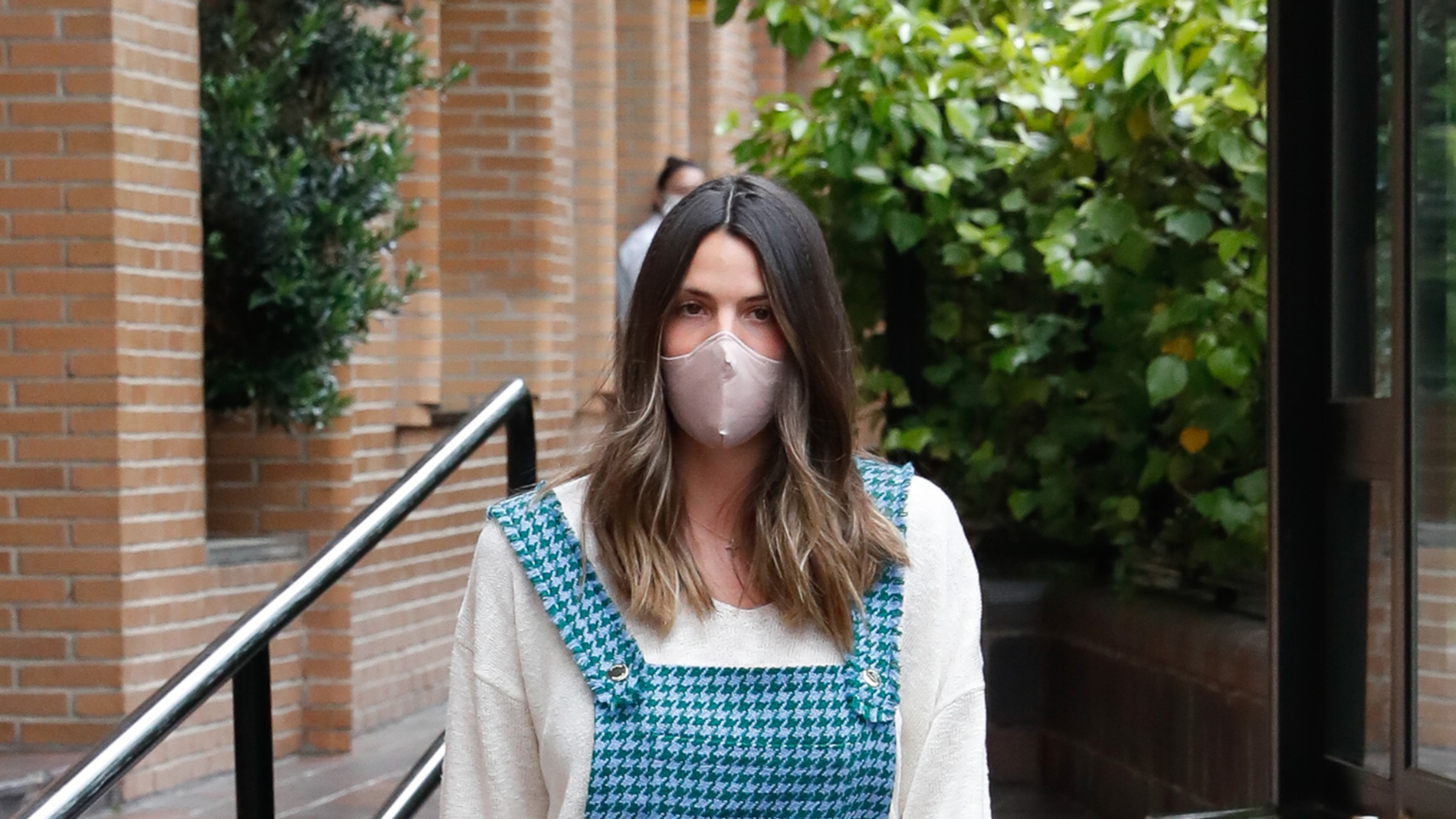 El cómodo y estiloso look de una embarazada Laura Matamoros