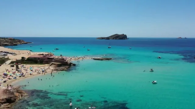 Playa con gente Playa con gente