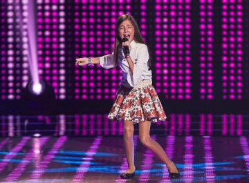 Leonor López se desploma de emoción cantando 'Romance de Juan Osuna' en las Audiciones a ciegas de 'La Voz Kids'