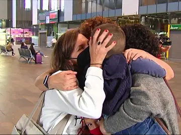 Reencuentros familiares en toda España en el primer fin de semana sin cierres perimetrales Reencuentros familiares en toda España en el primer fin de semana sin cierres perimetrales