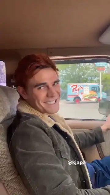 KJ Apa y sus bromas KJ Apa y sus bromas