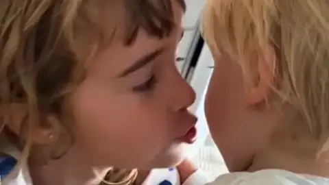 Investigan si Tomás Gimeno se llevó ropa y juguetes de las niñas desaparecidas en Tenerife Investigan si Tomás Gimeno se llevó ropa y juguetes de las niñas desaparecidas en Tenerife