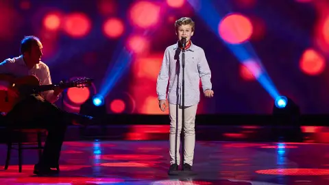 Rafael Velázquez canta ‘Que no daría yo’ en las Audiciones a ciegas Rafael Velázquez canta ‘Que no daría yo’ en las Audiciones a ciegas