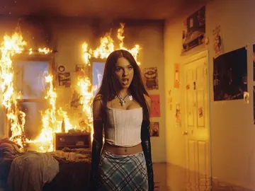 Olivia Rodrigo en su tema 'good 4 u' Olivia Rodrigo en su tema 'good 4 u'