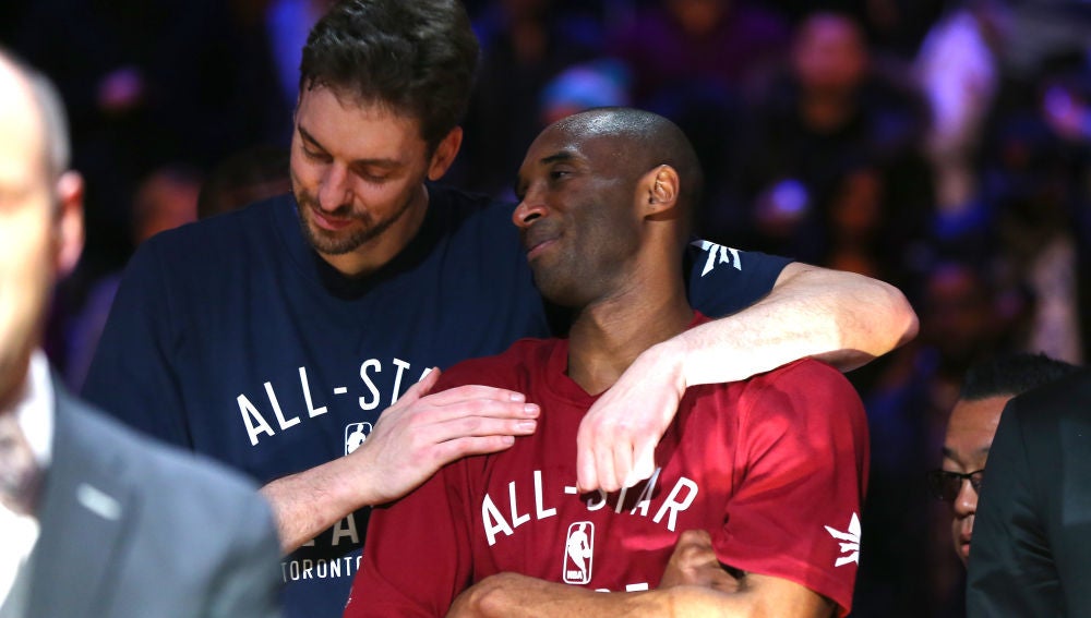 Pau Gasol Acompaña A La Familia De Bryant En La Ceremonia De ...