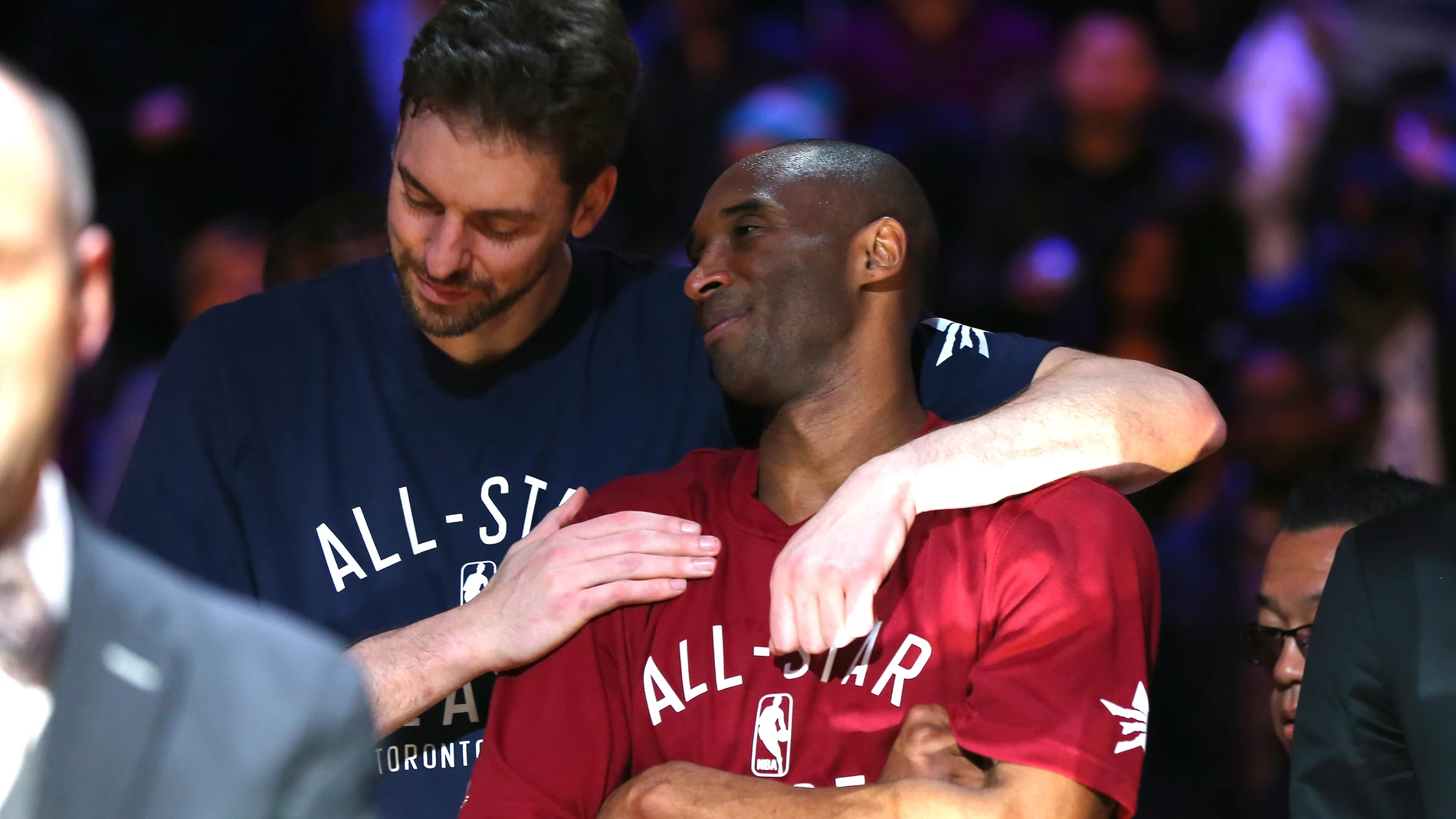 Pau Gasol acompaña a la familia de Bryant en la emotiva ceremonia de introducción de Kobe al Hall of Fame